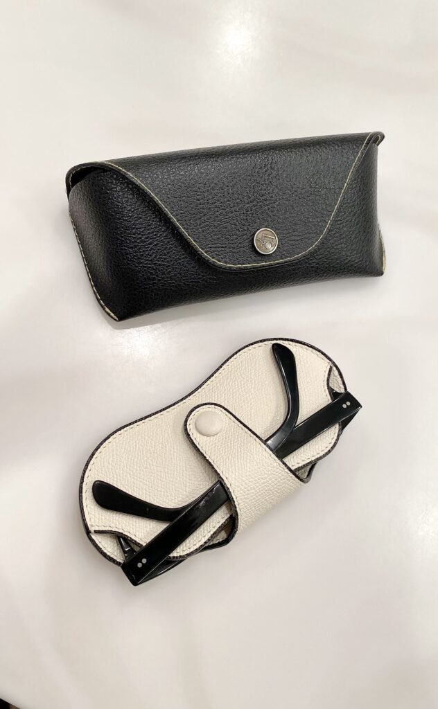 バッグの中でかさばらない、シンプルなメガネケース | ミランダ